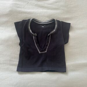 Black V-neck cropped top